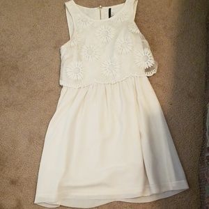 Kensie Sunflower White Dress